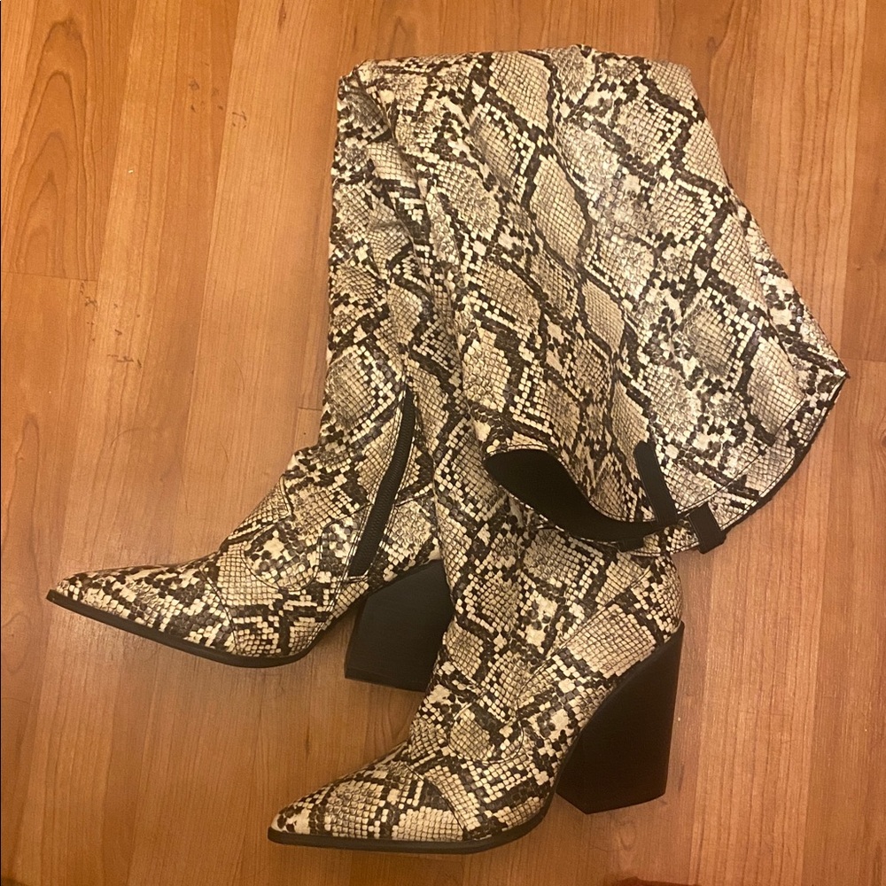 Chic Snakeskin Knee-High Boots